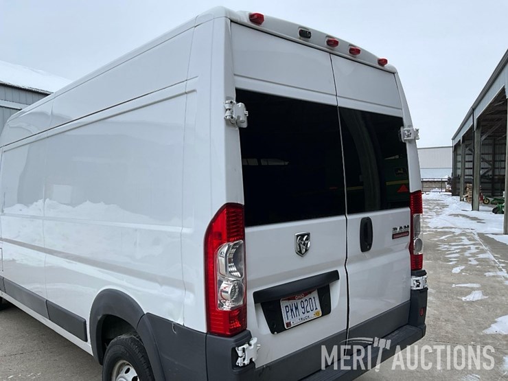 2017-ram-promaster-2500-image-14