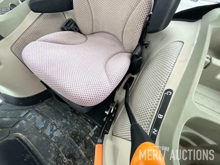 2021-john-deere-3046r-image-24