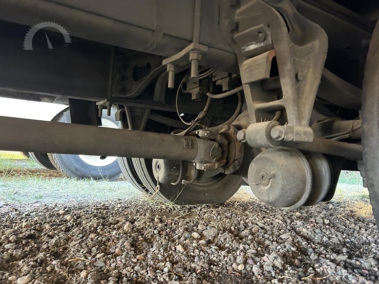 2001-international-4700-image-69