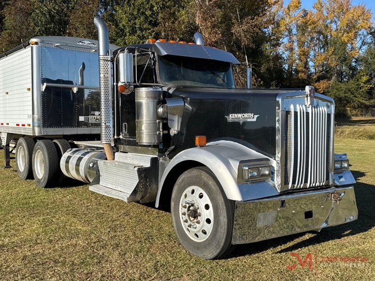 2011-kenworth-w900-image-1