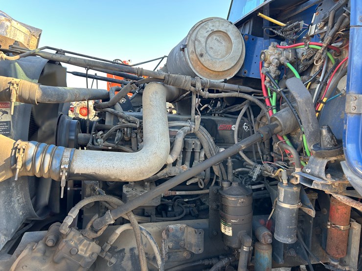 2000-freightliner-fld112-image-10