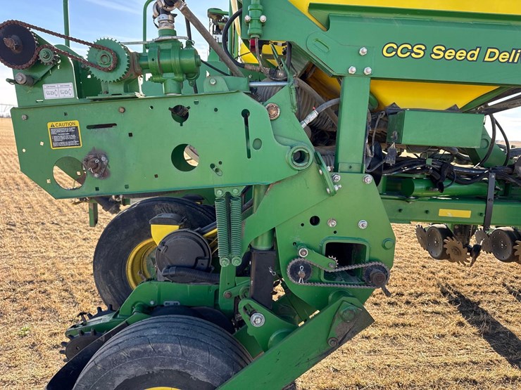 2014-john-deere-1770nt-image-47