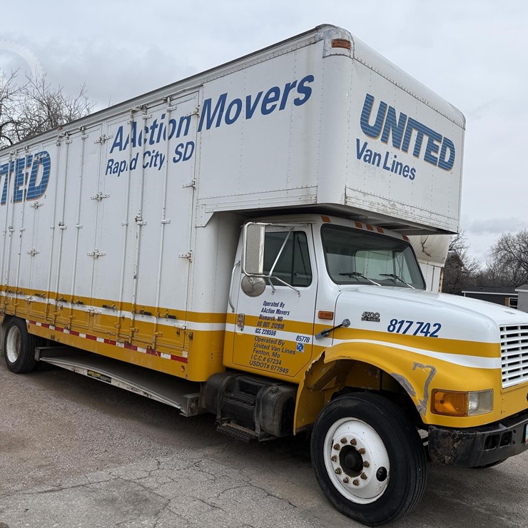 2000 INTERNATIONAL 4700