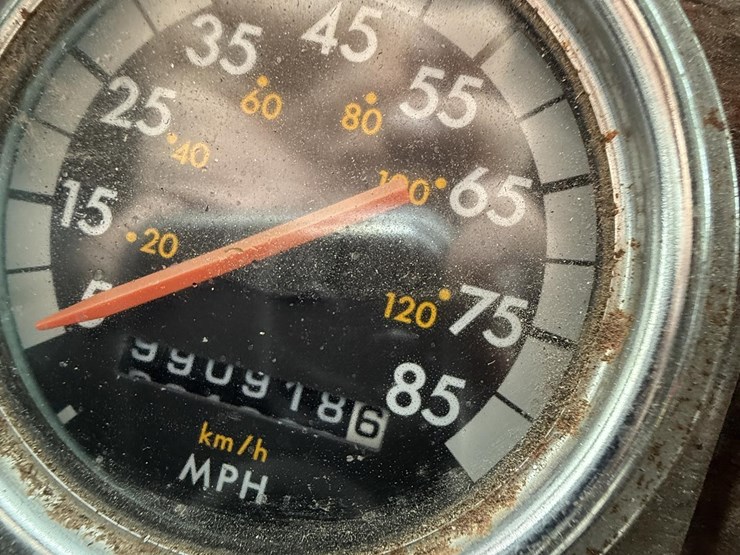 1988-freightliner-flc120-image-23