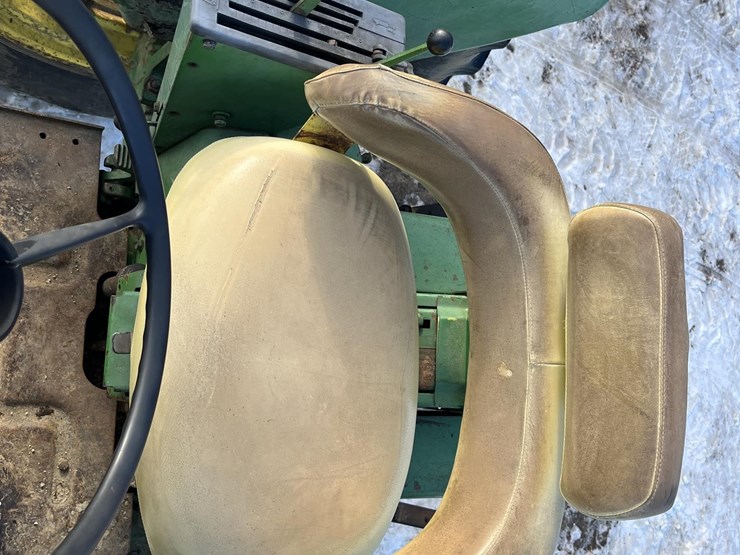 john-deere-3020-image-16