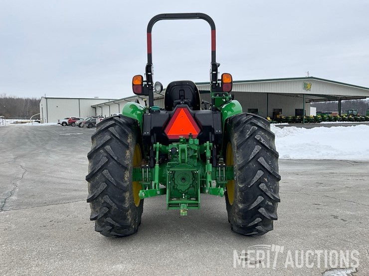 2024-john-deere-5075e-image-4