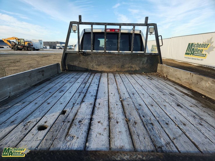 2012-dodge-3500-image-23