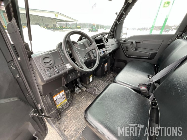 2024-john-deere-gator-image-28