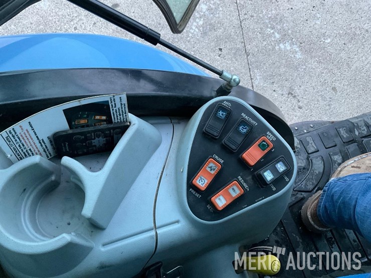 2010-new-holland-boomer-3050-image-31