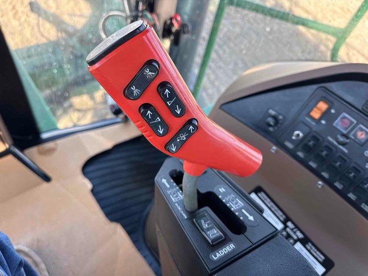 2000-john-deere-4700-image-97