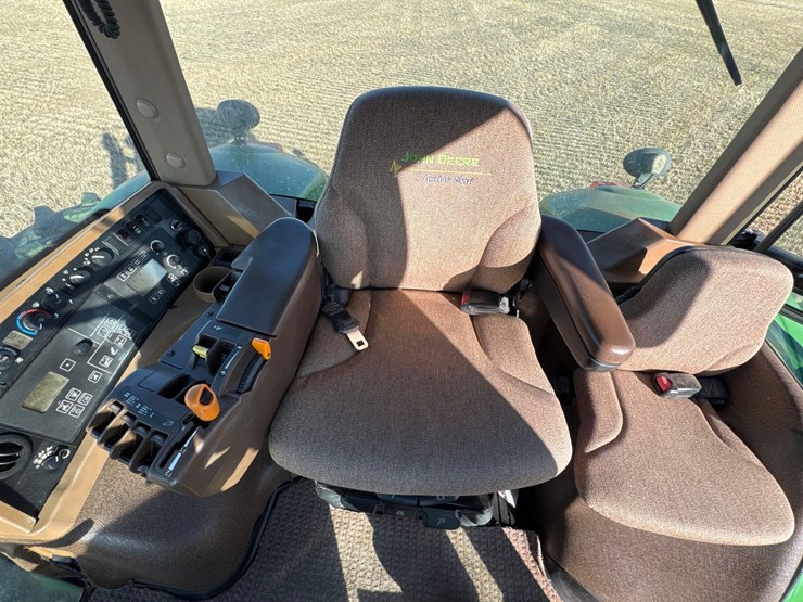 2008-john-deere-8330-image-63