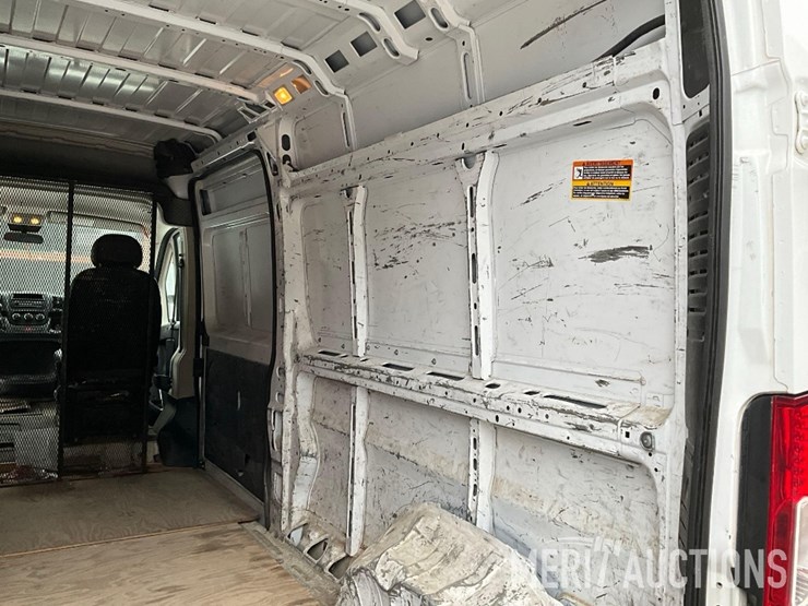 2017-ram-promaster-2500-image-23