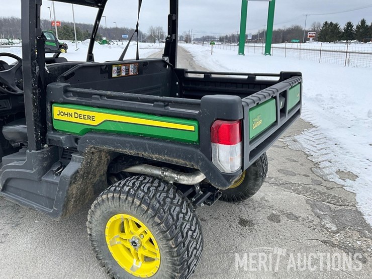 2024-john-deere-gator-image-17