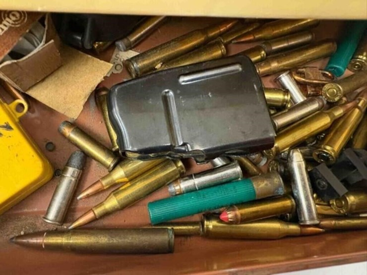 assort.-of-bullets---gun-parts-etc.-image-4