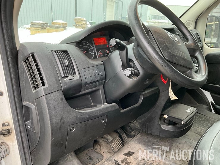 2017-ram-promaster-2500-image-37