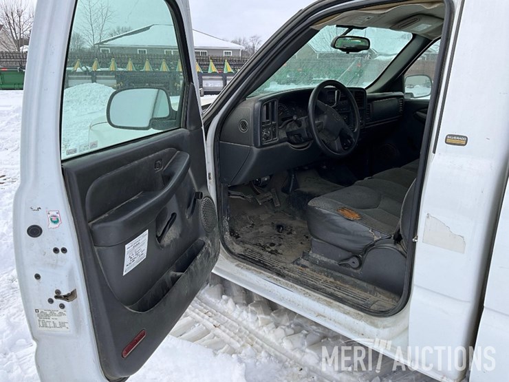 2004-chevrolet-1500-image-29