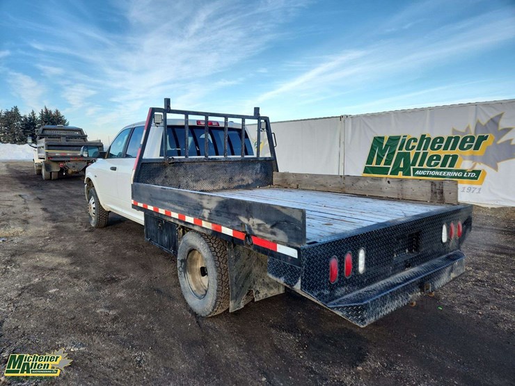 2012-dodge-3500-image-3