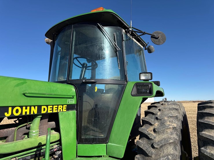 1991-john-deere-4560-image-46