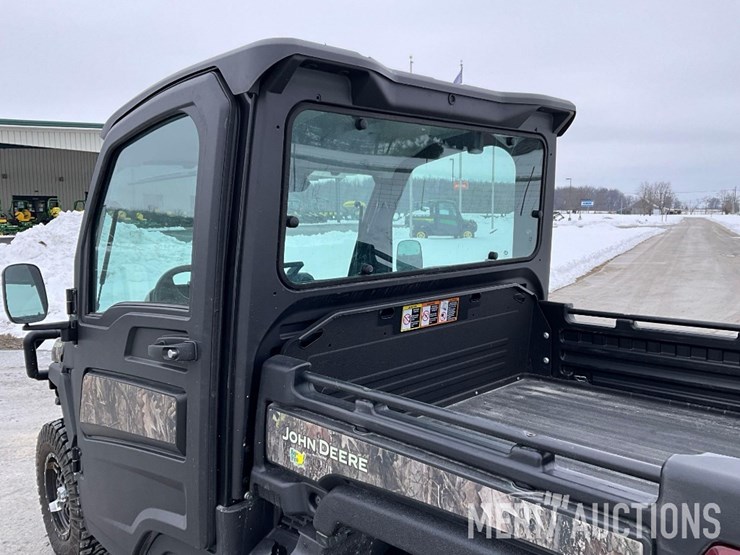 2024-john-deere-gator-image-18