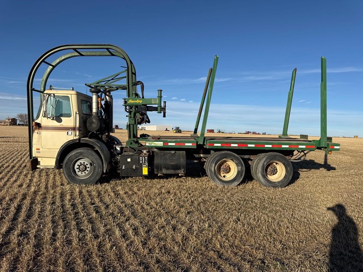 1992-white-gmc-haying-mantis-stacker-truck-image-2