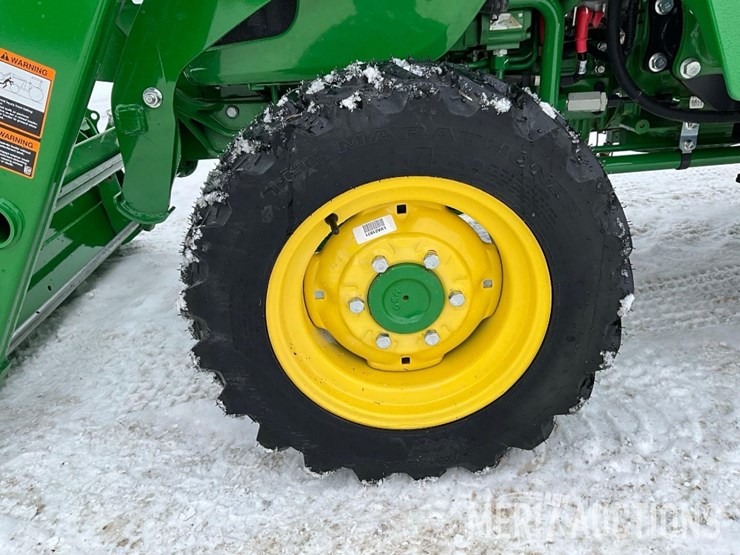 2021-john-deere-3046r-image-11