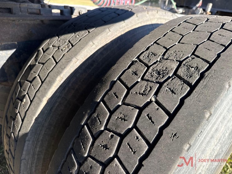 2011-kenworth-w900-image-13