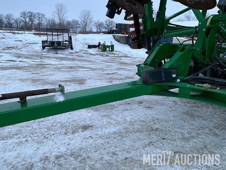 2013-john-deere-2623vt-image-13