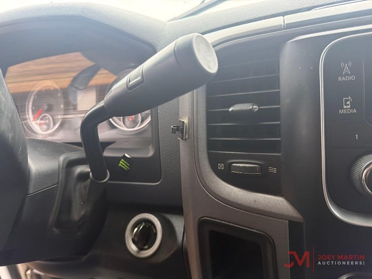 2015-dodge-2500-image-20