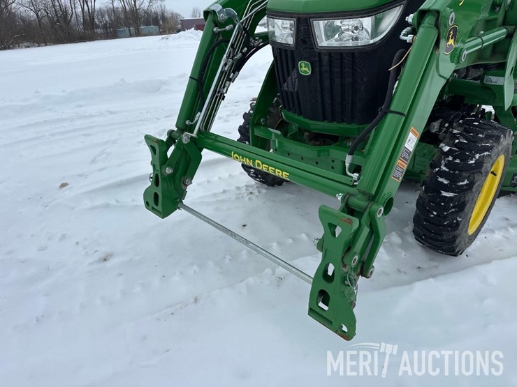 2015-john-deere-3046r-image-7