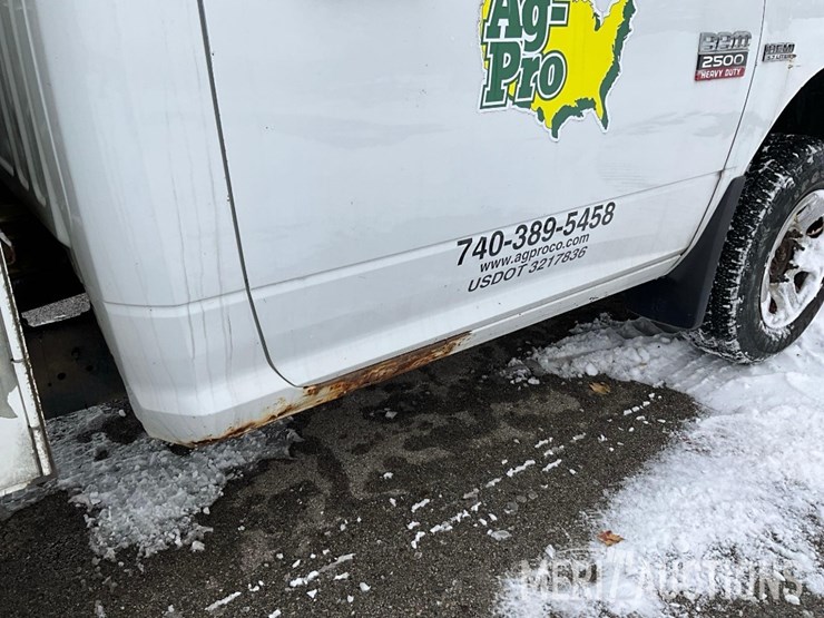 2011-dodge-2500-image-25