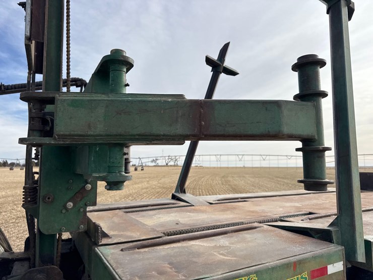 1986-white-140-image-31