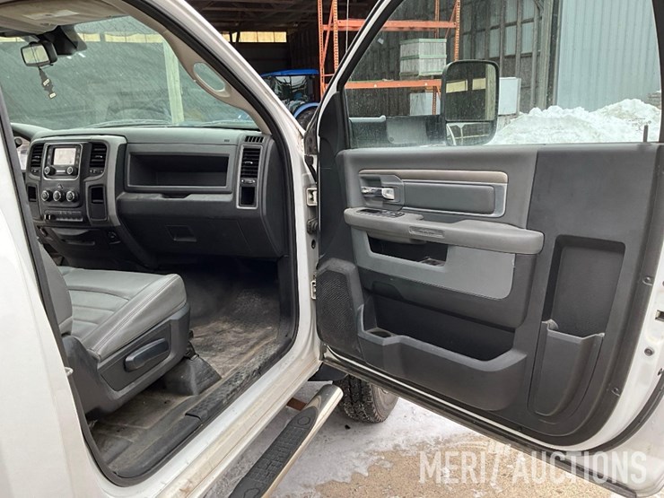 2016-dodge-5500-box-truck-image-48