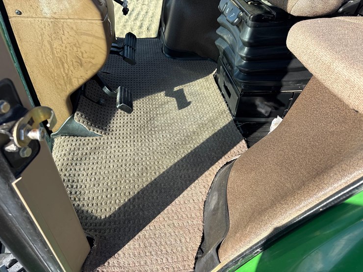 2008-john-deere-8330-image-61