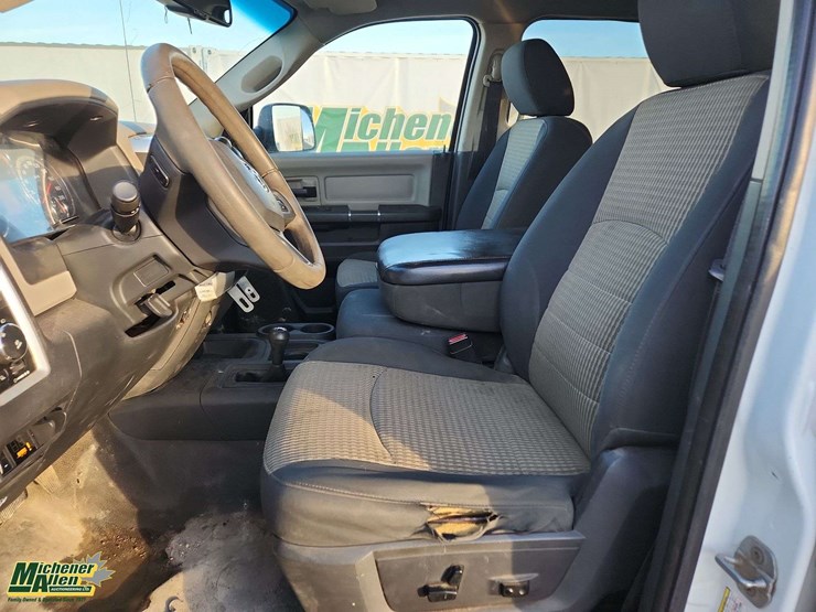 2012-dodge-3500-image-16