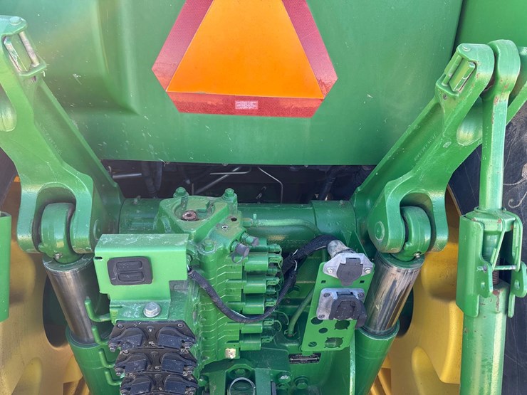 2008-john-deere-8330-image-50