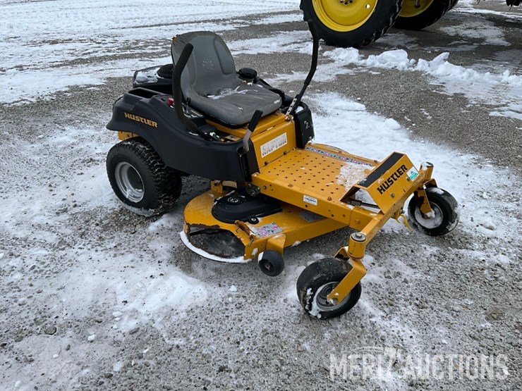 2015-hustler-raptor-zero-turn-image-6