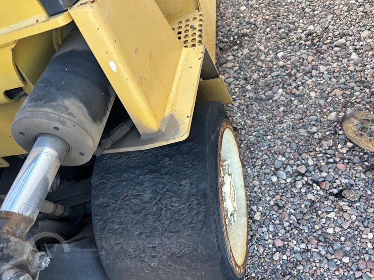 2002-yale-gc100mjn-image-27