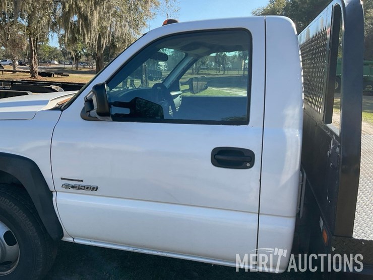 2006-chevrolet-3500-image-13