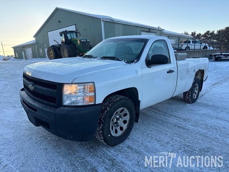 2011-chevrolet-silverado-1500-image-1