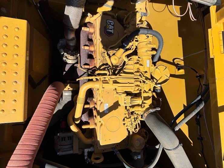 caterpillar-323-image-22