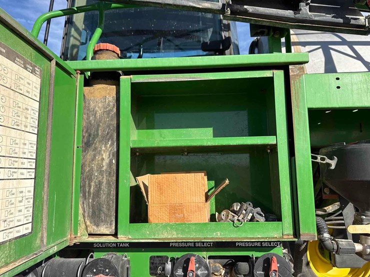 2000-john-deere-4700-image-40