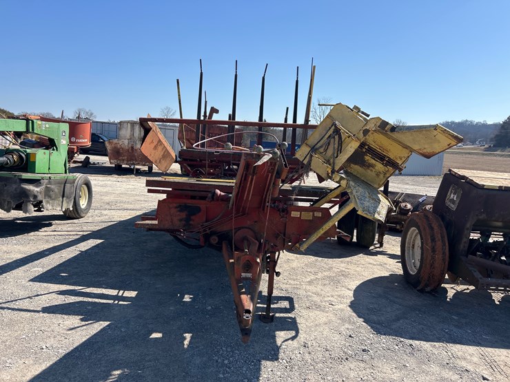 new-holland-1032-image-2