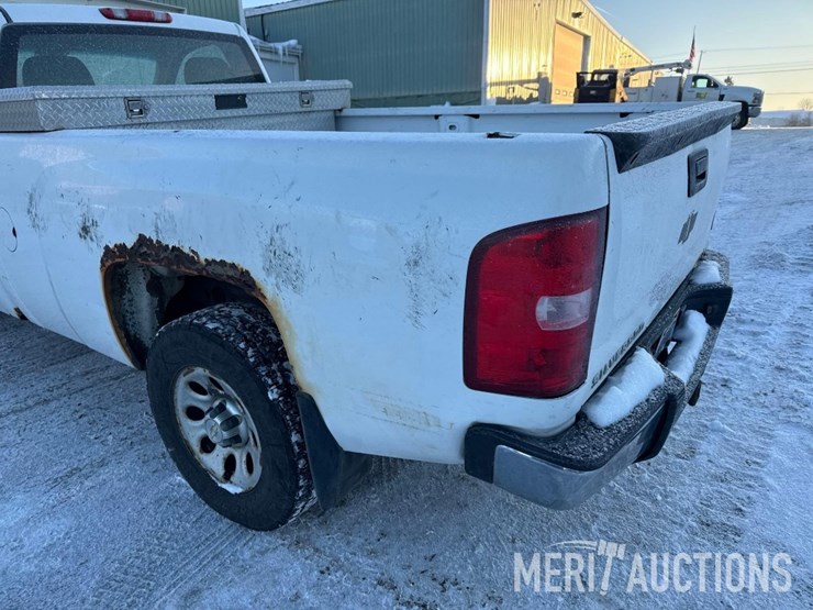 2011-chevrolet-silverado-1500-image-16