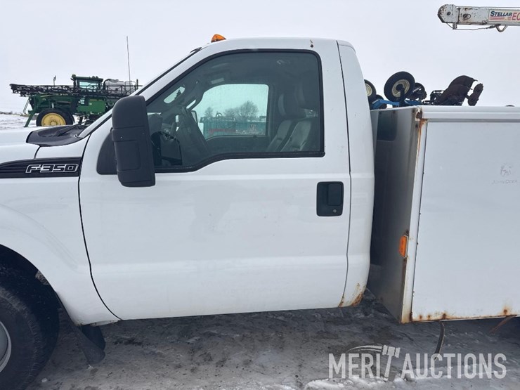 2011-ford-f350-image-12