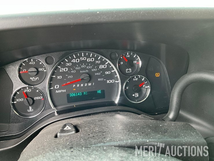 2014-chevrolet-2500-image-38