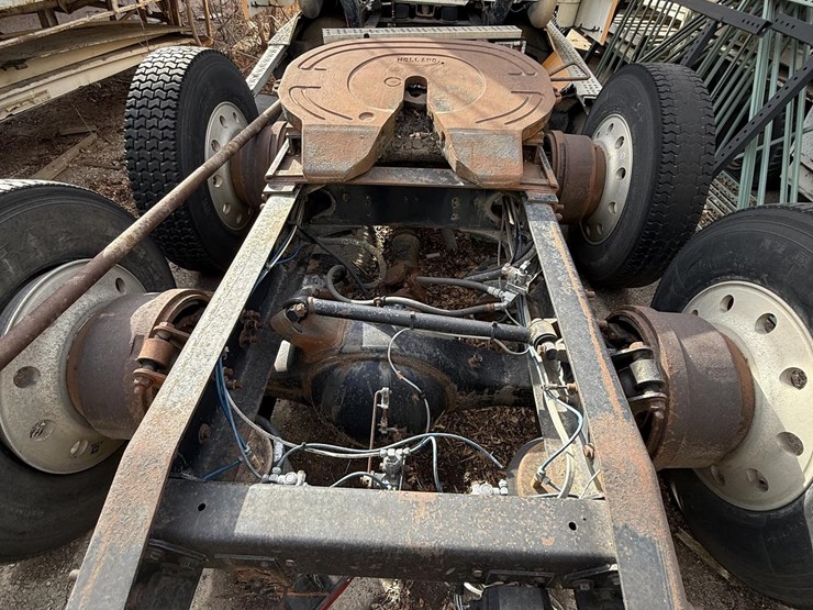 1997-freightliner-fld120-image-13