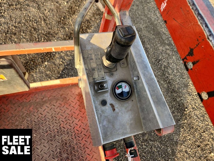 skyjack-sj3220-900-lbs-scissor-lift-image-12