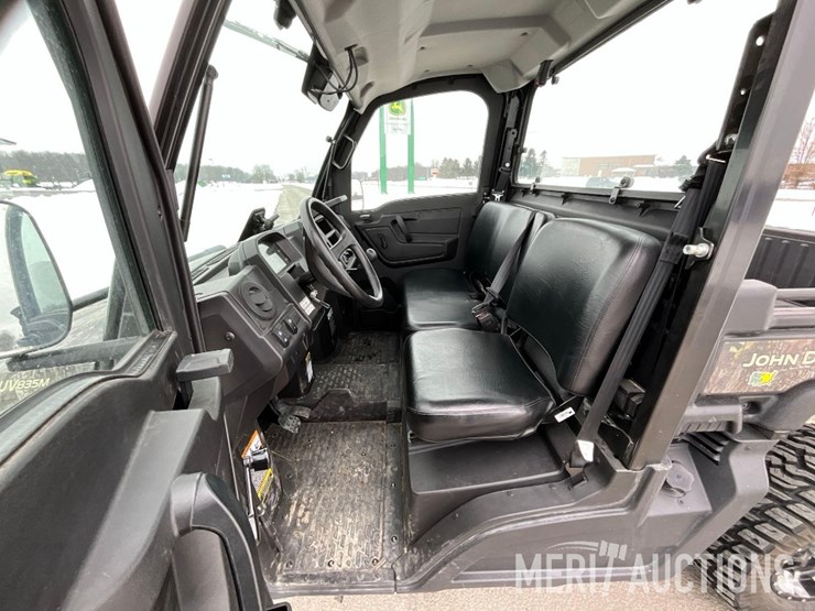 2024-john-deere-gator-image-27