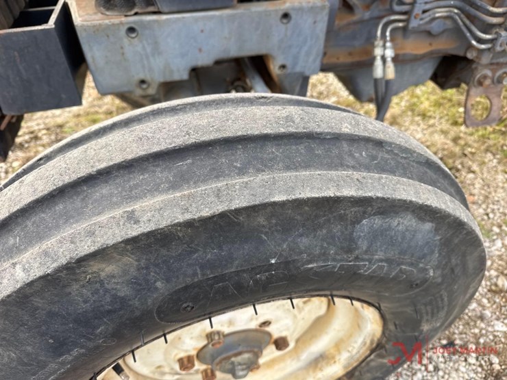 new-holland-3930-image-6