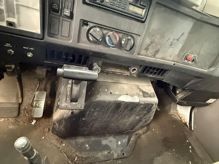 2000-international-4700-image-16